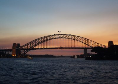 167 2016 Sydney - Harbour Bridge bei Daemmerung