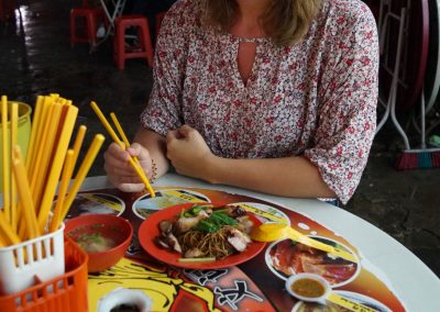 746 2016 Kuala Lumpur - Hungriger Mensch und leckeres Streetfood