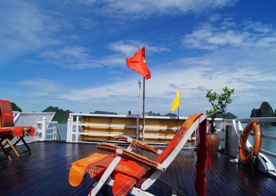 1021 2016 Tour - Ha Long Bay - Sonnendeck