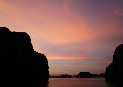1027 2016 Tour - Ha Long Bay - Sonnenuntergang