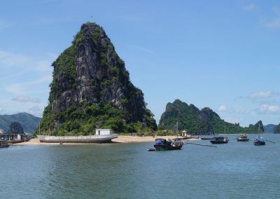 1035 2016 Tour - Bai Tu Long Bay