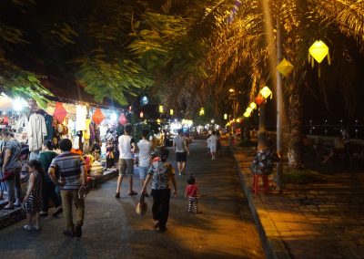 1093 2016 Hue - Riverside Walking Street